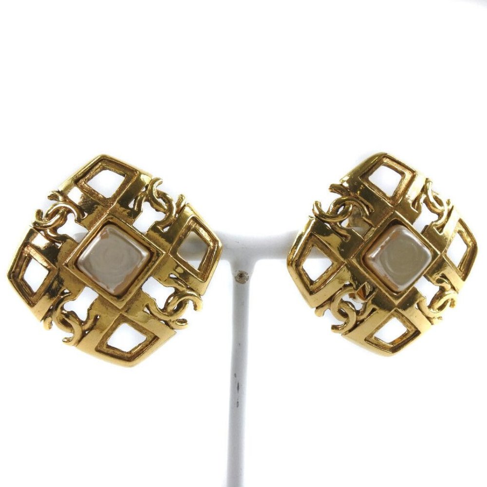 CHANEL vintage COCO Mark Earring gold Plated Gold Women - Picture 10 of 13